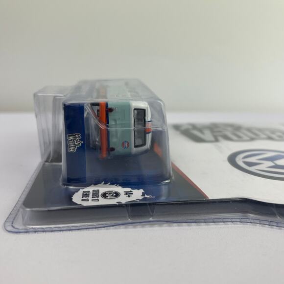 1:64 GreenLight *CLUB V-DUB R17* GULF OIL 1968 Volkswagen Type 2 BUS New - Picture 9 of 13